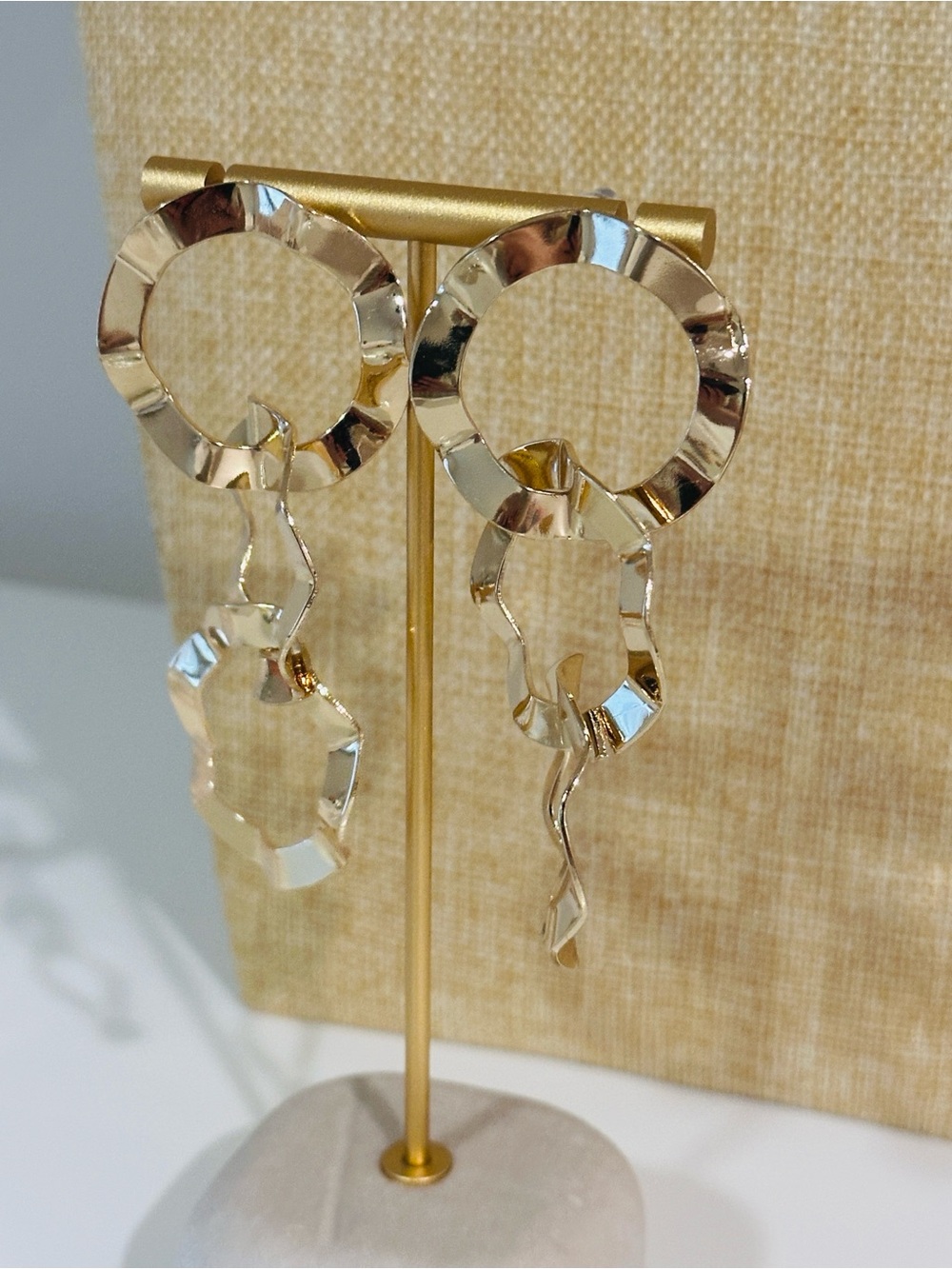 Fashion Jewelry Gold Wavy Link Drop Earrings - Women Jewelry